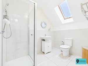 En Suite - click for photo gallery